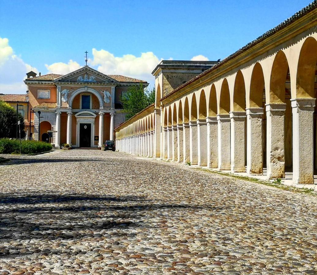 Residenza La Gallinella โคมัคคิโอ ภายนอก รูปภาพ