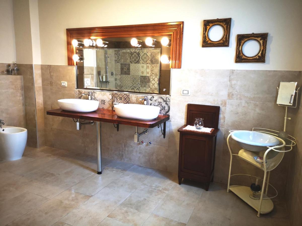 Residenza La Gallinella โคมัคคิโอ ภายนอก รูปภาพ